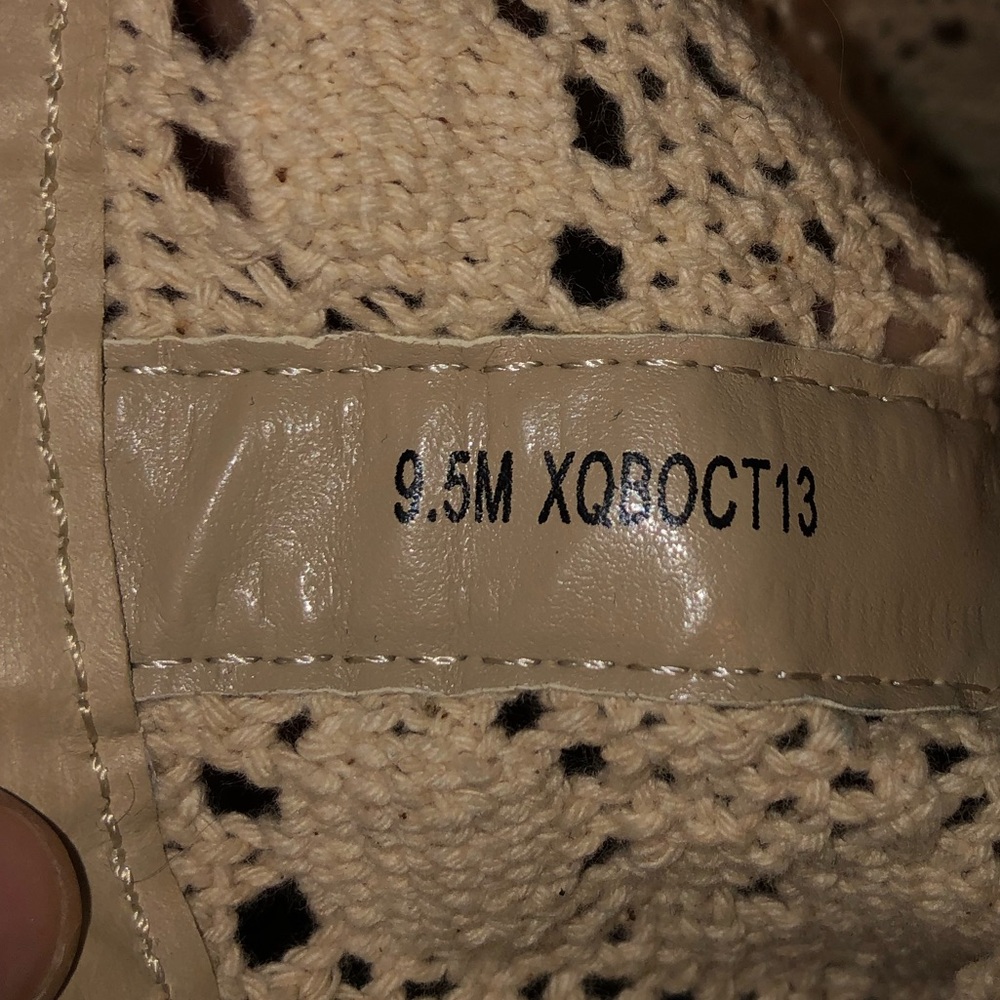 Crochet/ faux leather booties - Picture 4 of 6